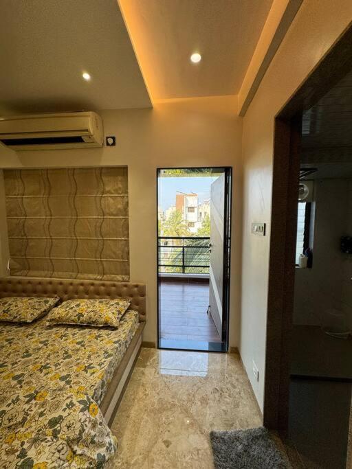 Heart Of Downtown Luxurious2bhkprabhat Rd,deccan Apartment