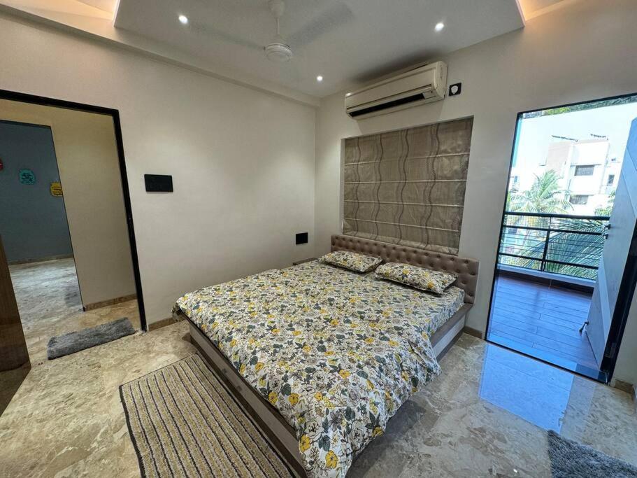 Heart Of Downtown Luxurious2bhkprabhat Rd,deccan * Pune
