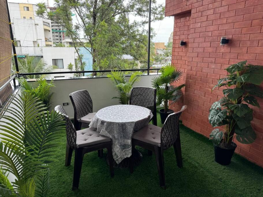 Heart Of Downtown Luxurious2bhkprabhat Rd,deccan