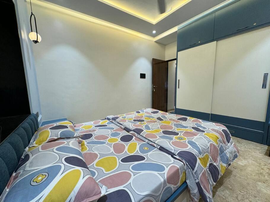 Heart Of Downtown Luxurious2bhkprabhat Rd,deccan Pune