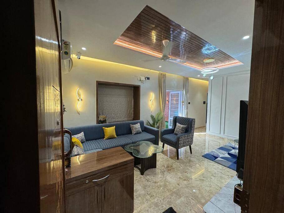 Apartment Heart Of Downtown Luxurious2bhkprabhat Rd,deccan *